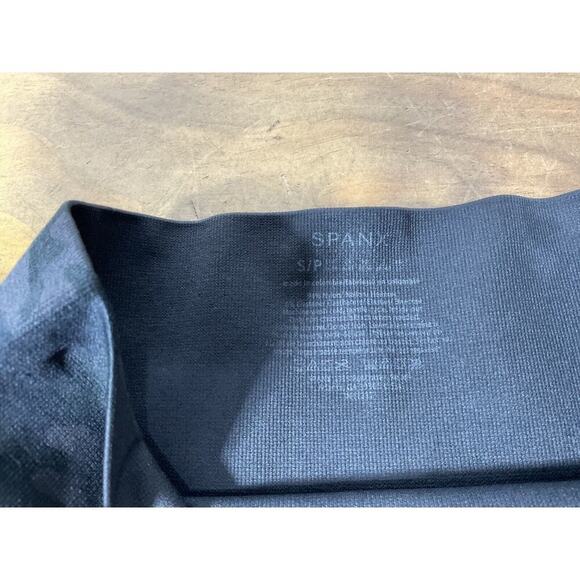 Spanx Look At Me Now Seamless Leggings Womens Small Black Gray Camo - Picture 4 of 9